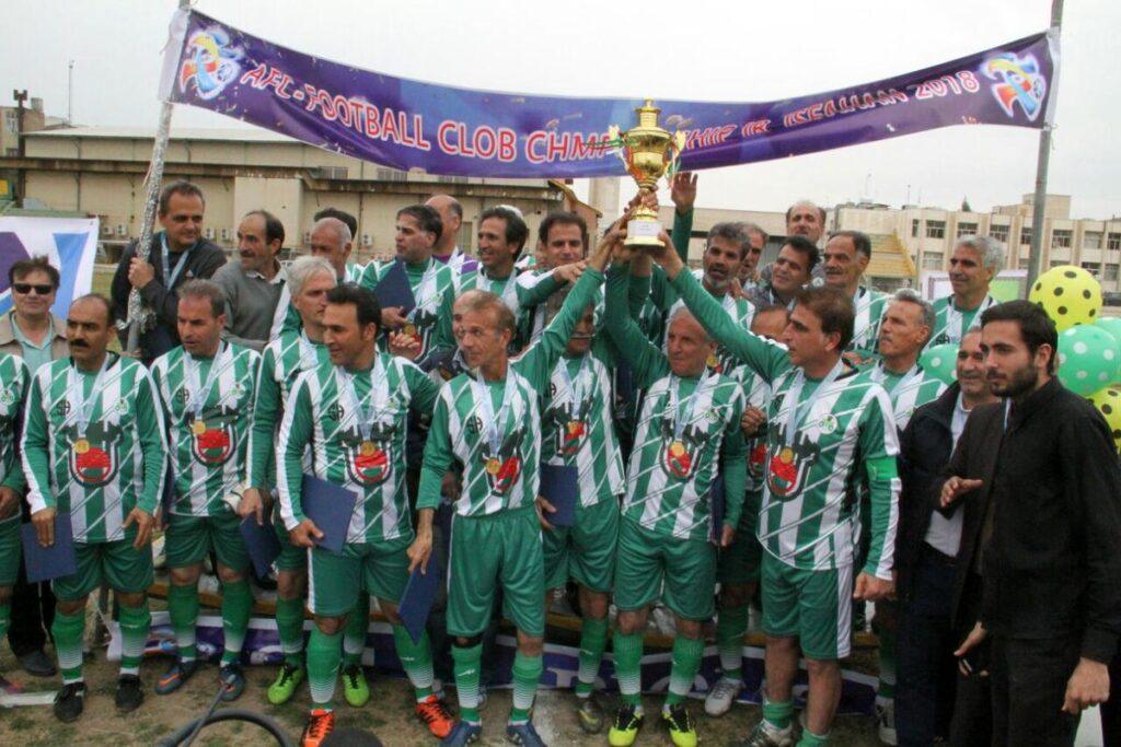 پیروزی پیشکسوتان فوتبال ذوب آهن در مسابقه دربي