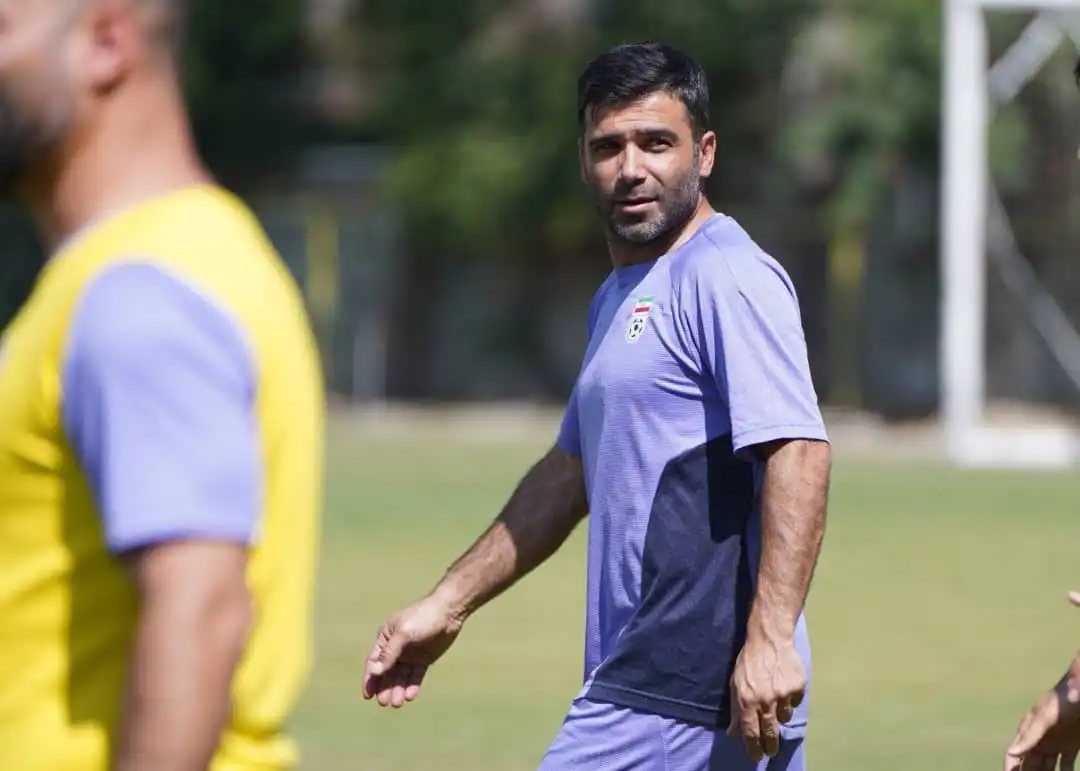 امیدرضا روان‌خواه سرمربی تیم ملی امید ایران در جریان تمرینات آماده‌سازی قبل از مسابقات انتخابی جام ملت‌های زیر ۲۳ سال آسیا