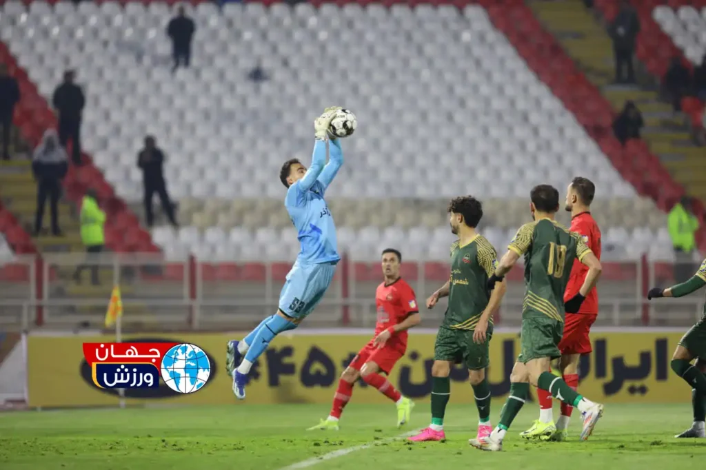 لیگ برتر فوتبال ایران دیدار شمس‌آذر قزوین و تراکتورسازی تبریز